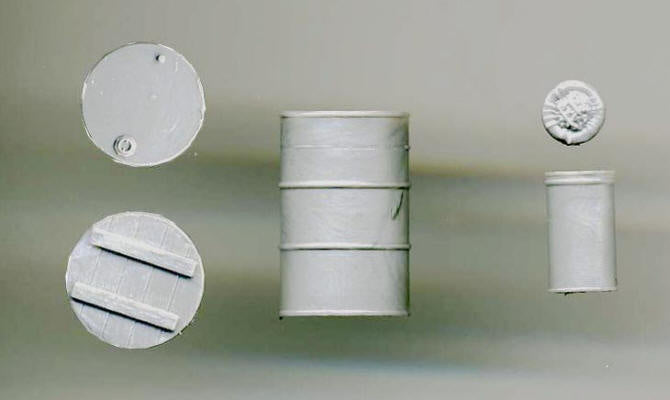 Grandt Line 3013 O - 1/4" Scale 55-Gallon Drums, Fire Barrel Lids & Spike Cans