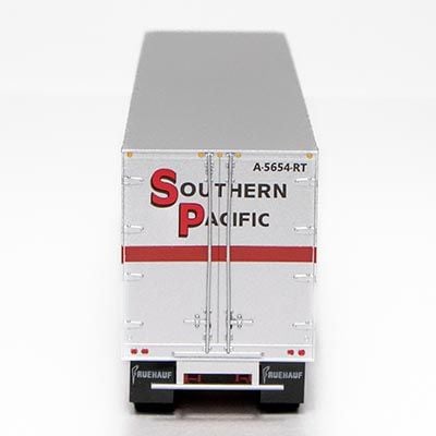 Rapido Trains 403053 HO SP 40' Fruehauf Fluted Side Volume Van #A-5651-RT