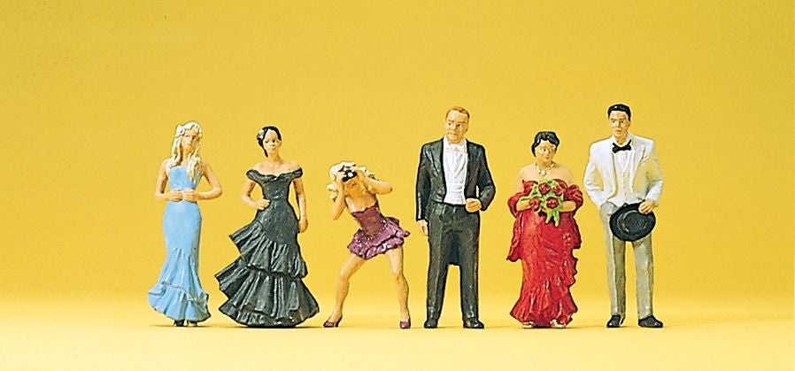 Preiser 10331 HO Scale Wedding Guests Figures (Set of 6)