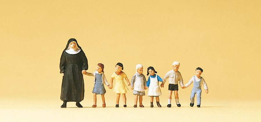 Preiser 10401 HO Nun & Small Children Figures (Set of 6)