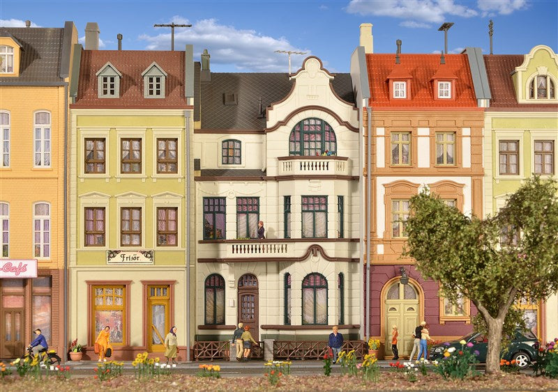 Kibri 39103 HO Scale Townhouse with Studio in Bonn
