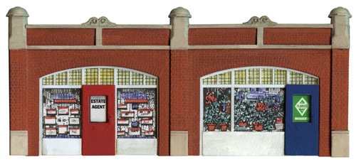 Wills Kits SS18 OO Station Forecourt Shops