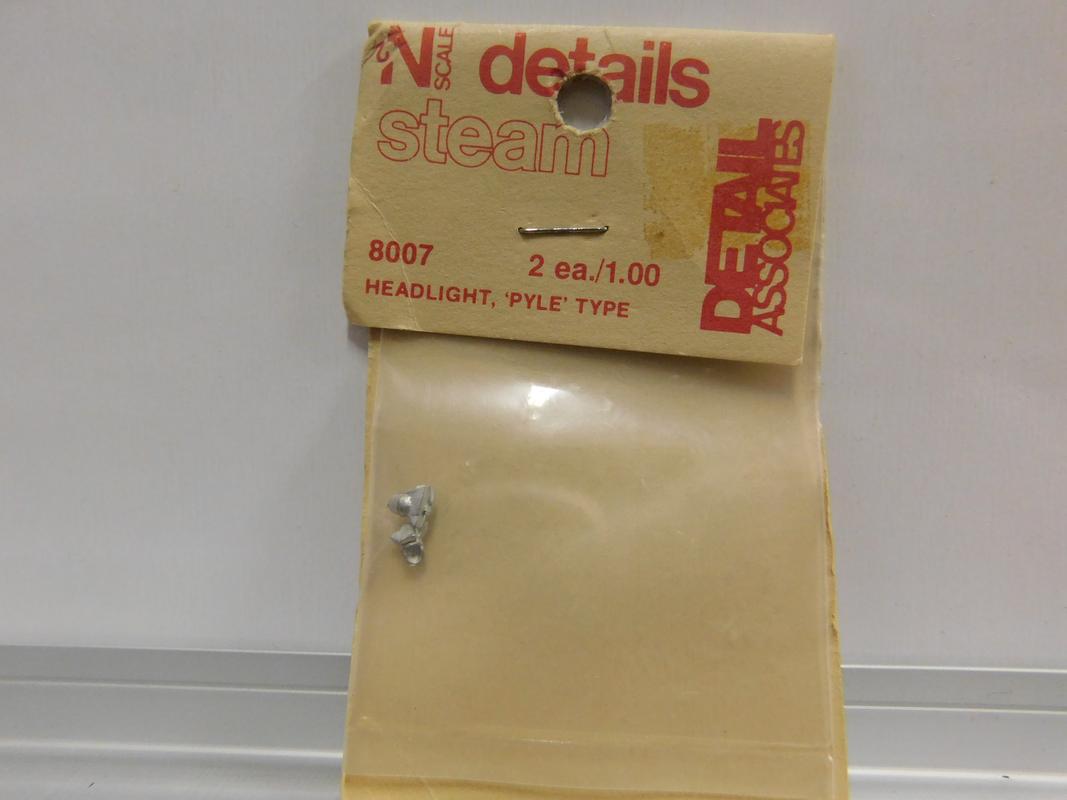 N Scale Details 8007 N Pyle Type Headlight (2)