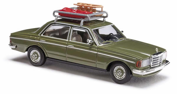 Busch 46865 HO 1977 Mercedes-Benz W123 Sedan - Agave Green