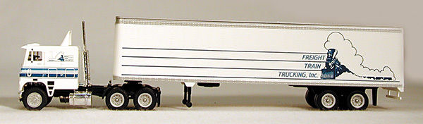 Con-Cor 0004-001077 HO Freight Train Trucking 18 Wheeler