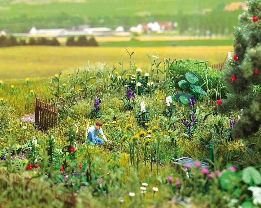 Walthers 949-1117 HO Overgrown Garden Kit