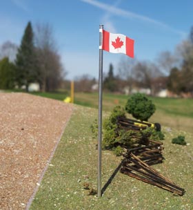 Osborn Model Kits 3093 N Canadian Flag and Pole (3)