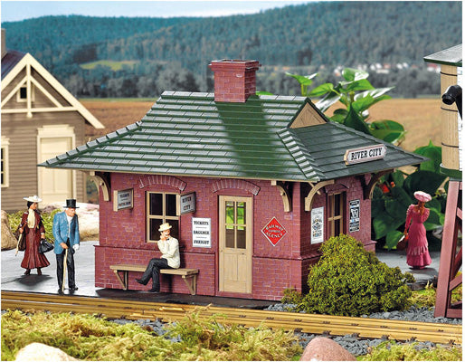 Piko 62709 G Scale River City Station Built-Up