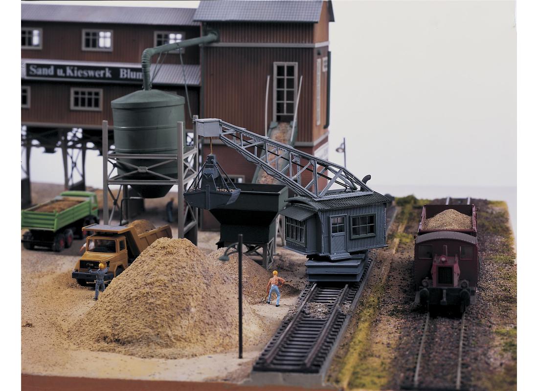 Piko 61126 HO Sand Works Unloading Crane