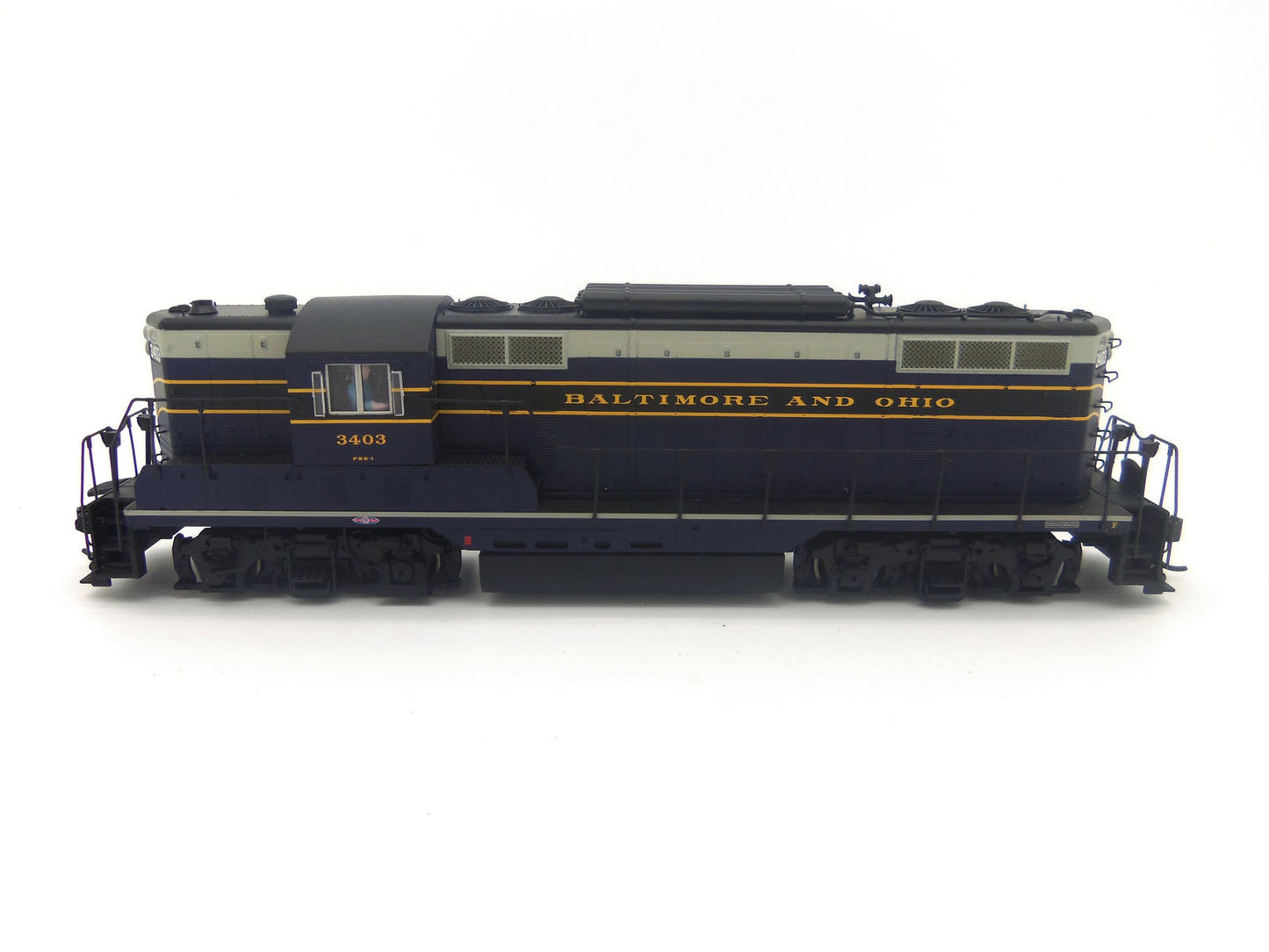 Walthers 920-42103 HO Baltimore & Ohio EMD GP7 Diesel Loco Sound/DCC #3403