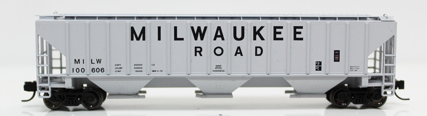 Fox Valley Models 85209-3 N Milwaukee 4740 Cuft 3 Bay Covered Hopper #100645