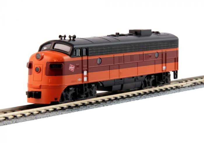 Kato 176-2302 N Milwaukee Road EMD FP7A Diesel Locomotive Standard DC #90C