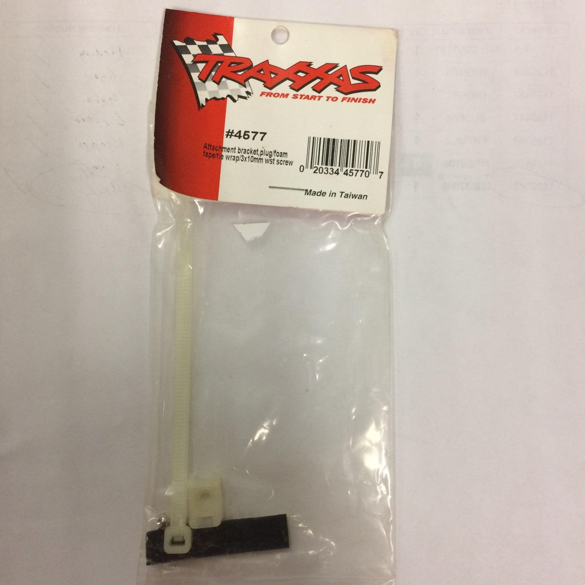 Traxxas 4577 Attachment Bracket, Plug / Foam / Screw