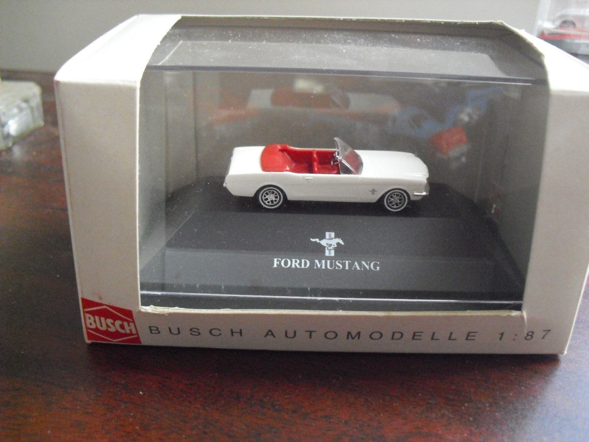 Busch 47502 HO 1964 Ford Mustang Convertible White Cabrio