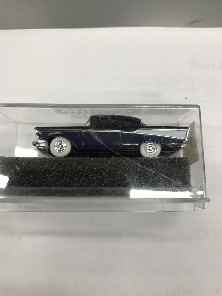 Praline 5002 HO Blue Chevy Bel Air Lim. De Luxe