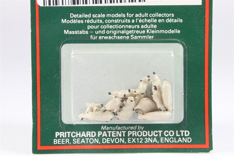 Peco 5110 HO/OO Model Scene Sheep & Lambs Figures (Set of 12)