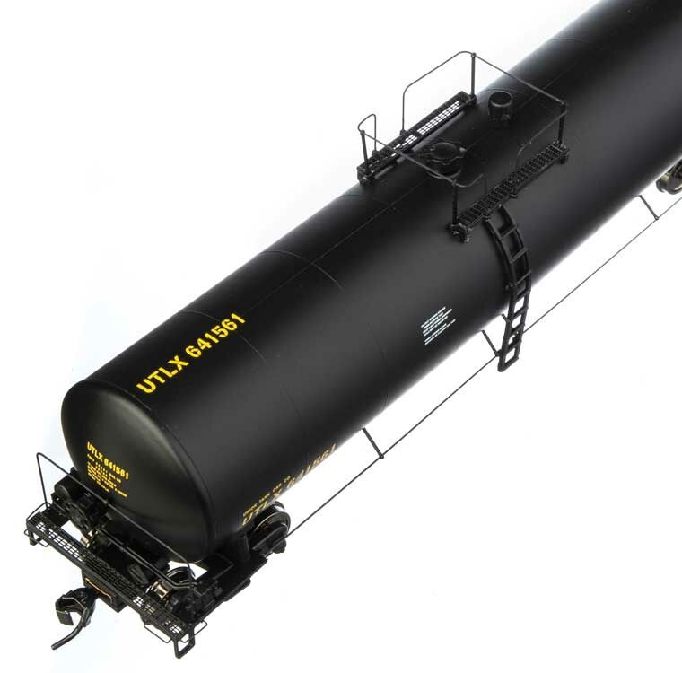 Walthers 920-100266 HO UTLX 54' 23,000 Gallon Funnel-Flow Tank Car RTR #641561