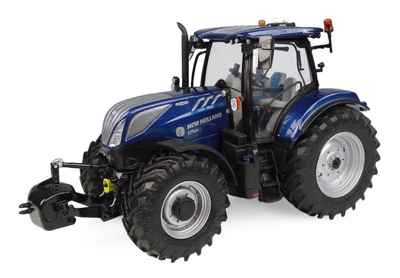 Universal Hobbies 6364 1:32 New Holland T7.210 Bluepower Tractor