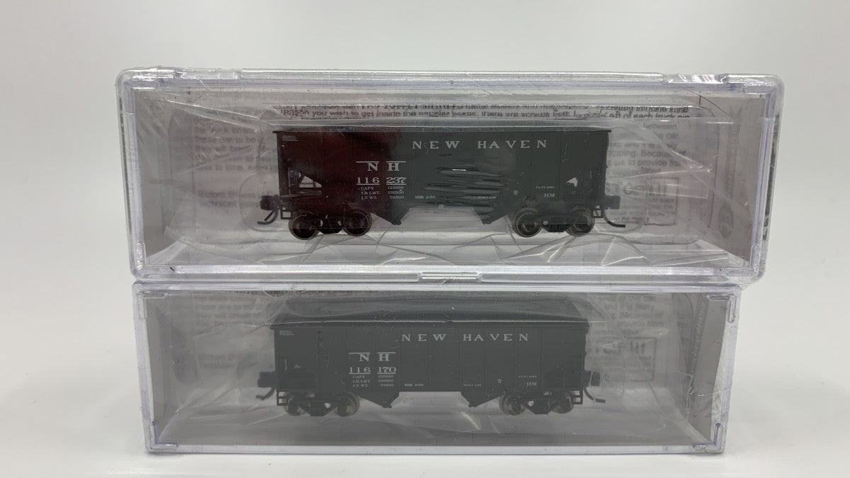 Bluford Shops 65042 New Haven 8-Panel 2-Bay Open Hopper with Load (2)