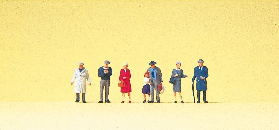Preiser 79197 N People Waiting on the Platform Figures (Set of 6)