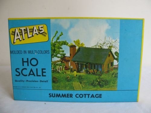 Atlas 728-129 HO Summer Cottage Building Kit
