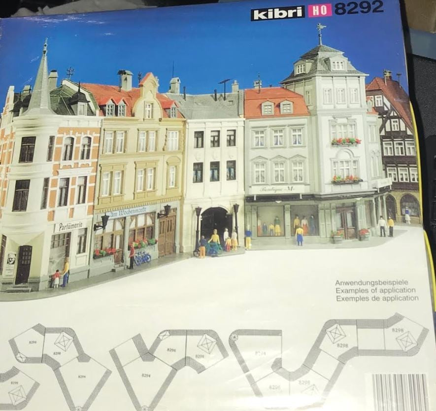 Kibri 8292 HO 3 Townhouses "8294 8296 8298" Building Kit
