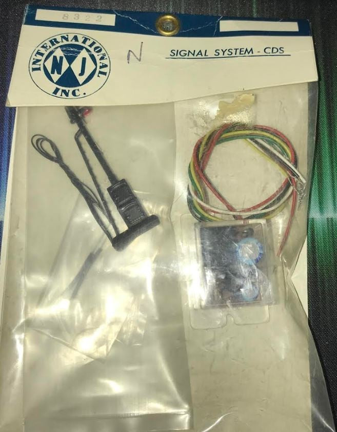 NJ International 8322 HO 2 Light Signal System
