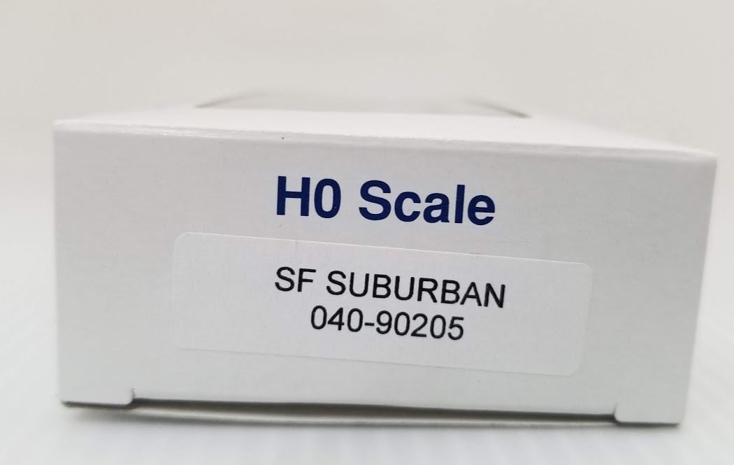 E-R Models 90205 HO Santa Fe Chevrolet Suburban SUV