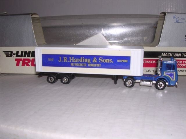 Bachmann 99-9107 HO Mack Van Trailer