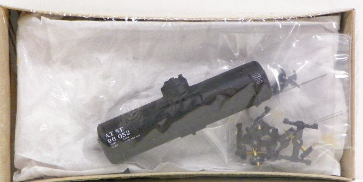 Walthers 932-5013 HO 36 Foot Tank Car ATSF #96052