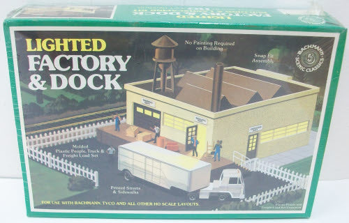 Bachmann 49-2575 HO Lighted Factory & Dock