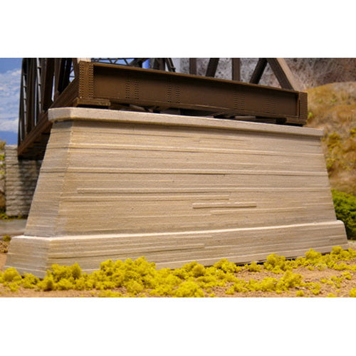 Chooch Enterprises 8433 HO Double-Track Concrete Pointed Bridge Pier