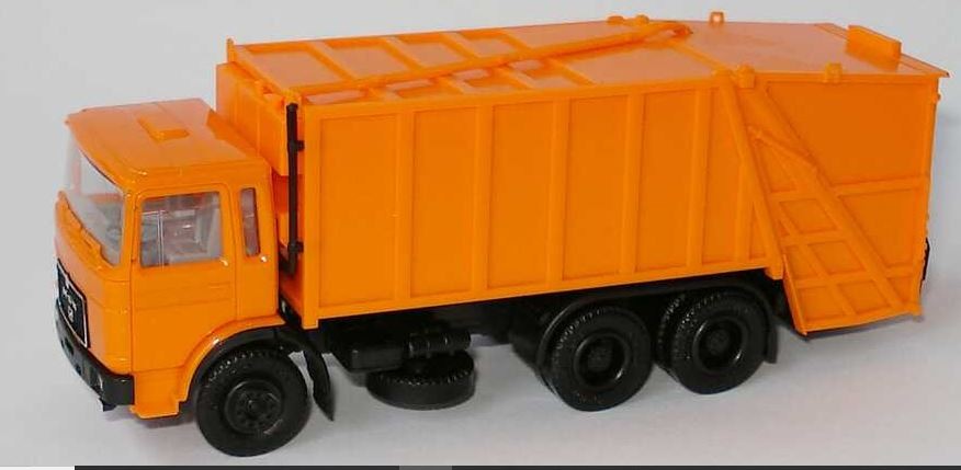 Herpa 820019 HO MAN Garbage Truck in Orange