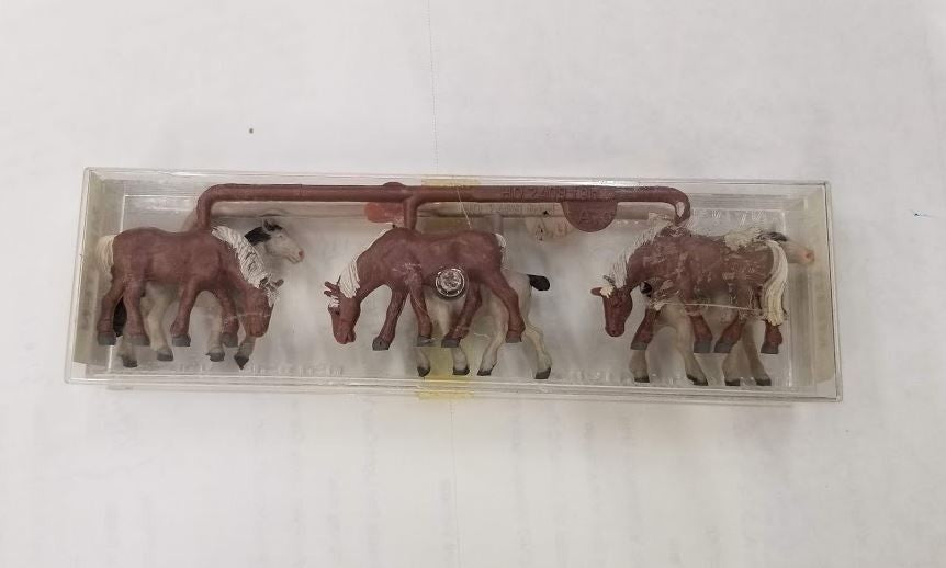 Merten 2409 HO Scale Animals Work Horses Figures (Set of 6)