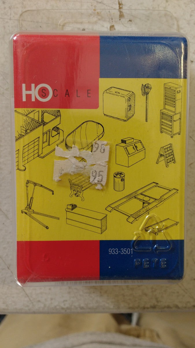 Walthers 933-3501 HO Scale Vintage Gas Station Detailing Kit