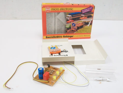 Busch 5912 HO Scale Construction Site Trailer W/Flashing Light