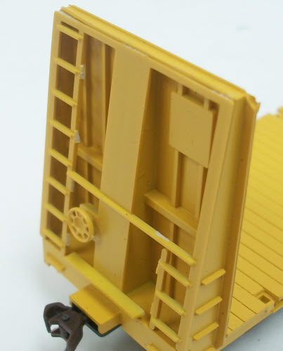 Roundhouse 1307 HO Scale 60'''' Milwaukee Bulkhead Flatcar