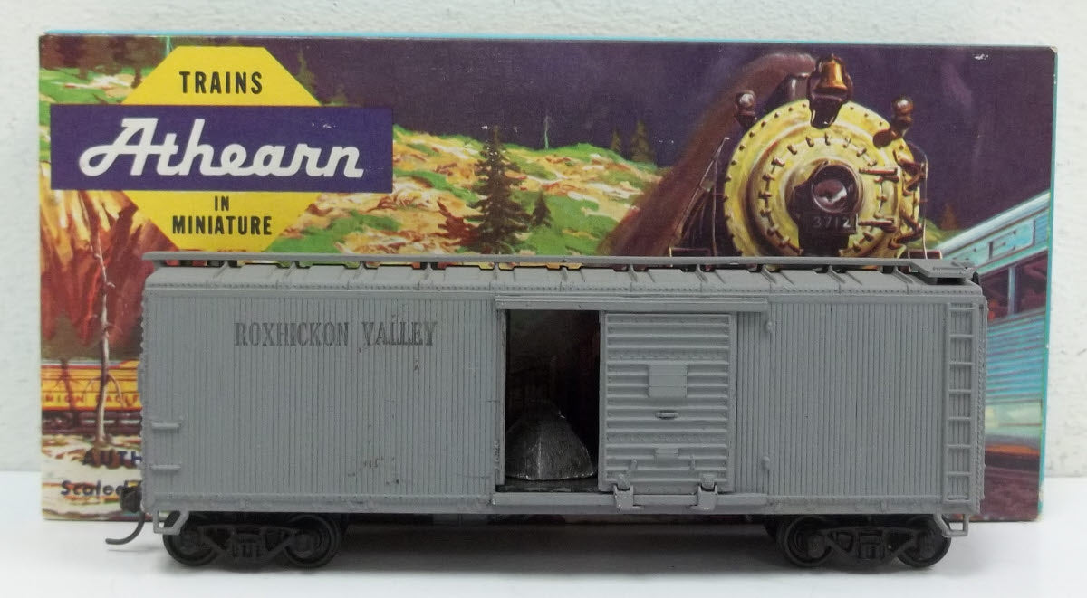 Athearn 5230 HO Scale 40-Foot Wood-Sided Undecorated Boxcar Kit