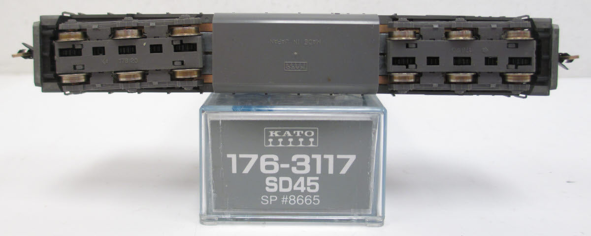Kato 176-3117 N Scale Southern Pacific SD-45 Diesel Locomotive #8665