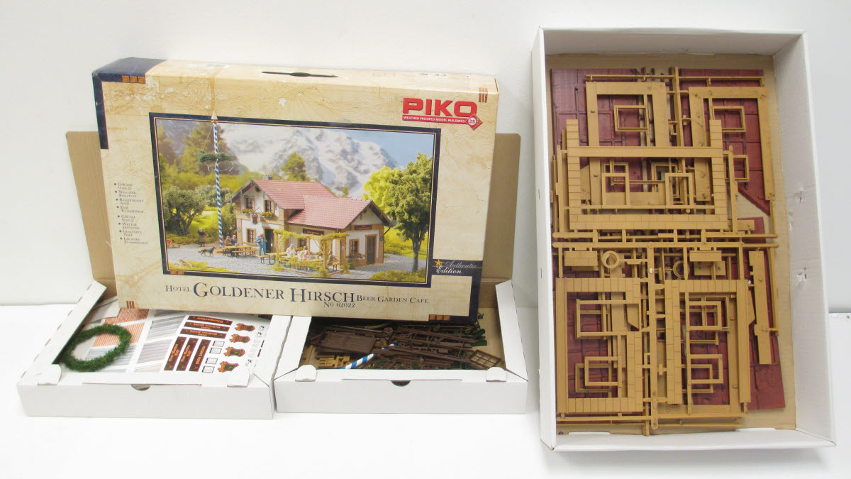 Piko 62022 G Beer Garden Café Building Kit – Trainz