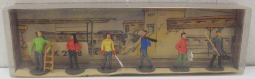 Merten 2138 HO Winter Sports Passengers Figures (Set of 6)