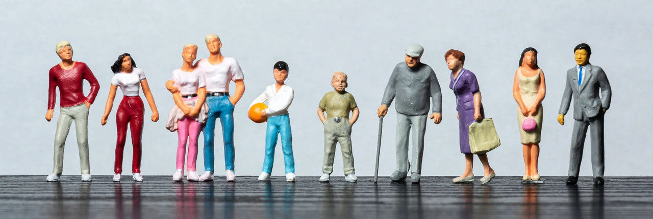 Rock Island Hobby 061108 O Pre-Painted Standing People Figures (Set of 10)