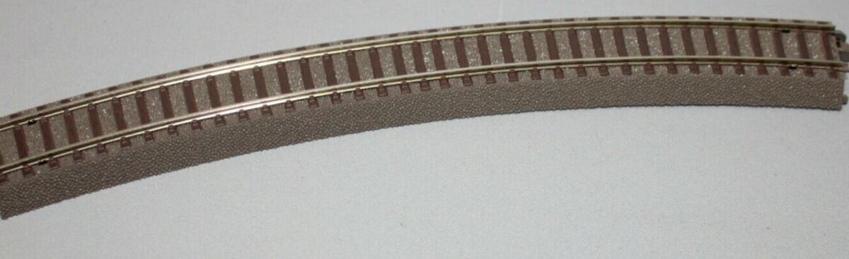 Trix 62330 HO 30 Degrees Radius 515 mm / 20-1/4" C Track Curved