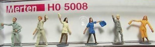 Merten 5008 HO Persons Throwing Away Waste Figures (Set of 6)