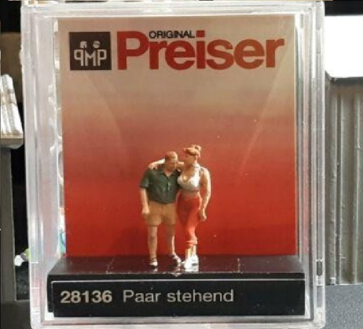 Preiser 28136 HO Standing Couple Figures (Set of 2)