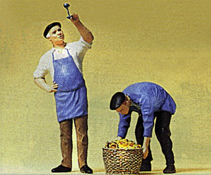 Preiser 45074 G Wine-Grower & Farmer with Basket Figures (Set of 2)
