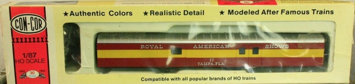 Con-Cor 0001-001028 HO Royal American Shows 72' Full Baggage Car Kit
