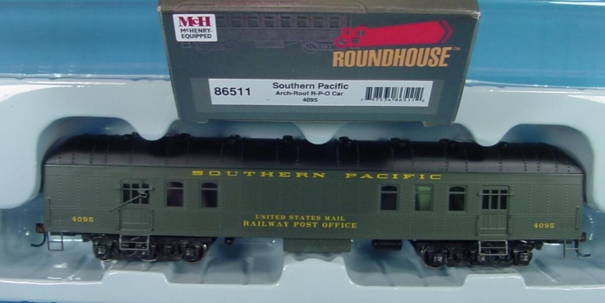 Roundhouse 86511 HO HO Southern Pacific Arch-Roof R-P-O Car # 4095