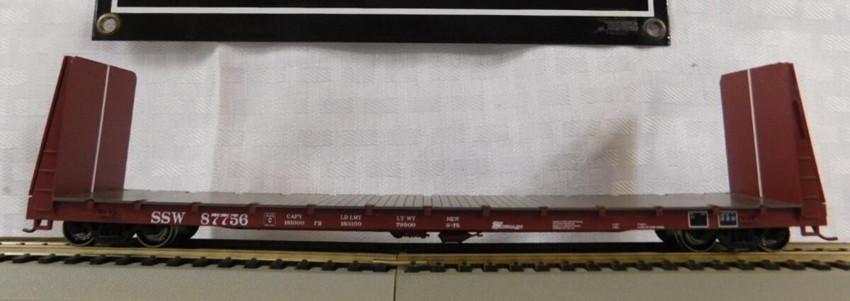 Athearn 87710 HO Cotton Belt RTR 60'''' Bulkhead Flat Car # 87756