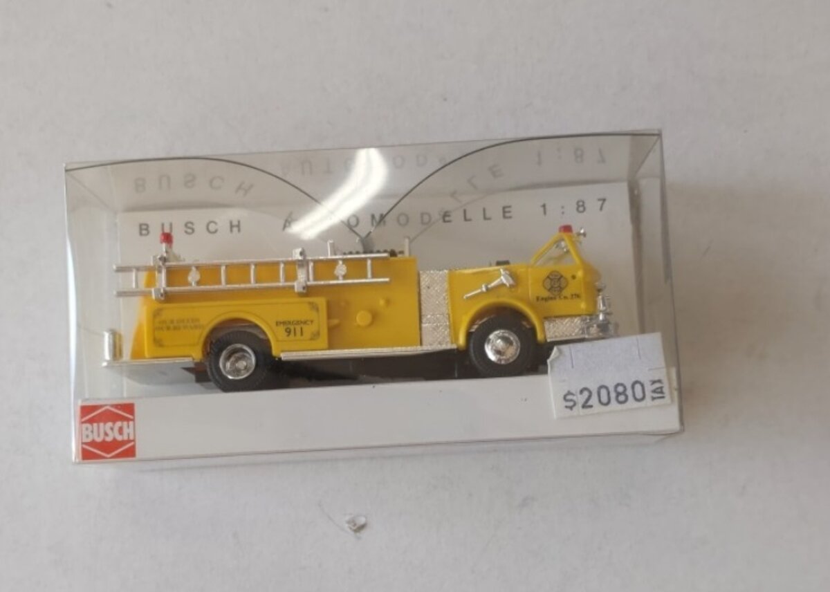 Busch 46012 1:87 LaFrance Pumper Open Yellow Fire Truck